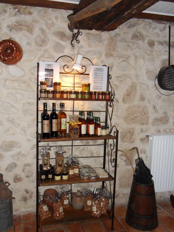L'Estapade Des Tourelons Bed and Breakfast Saint-Jean-en-Royans Exteriör bild