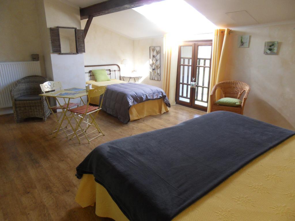 L'Estapade Des Tourelons Bed and Breakfast Saint-Jean-en-Royans Exteriör bild