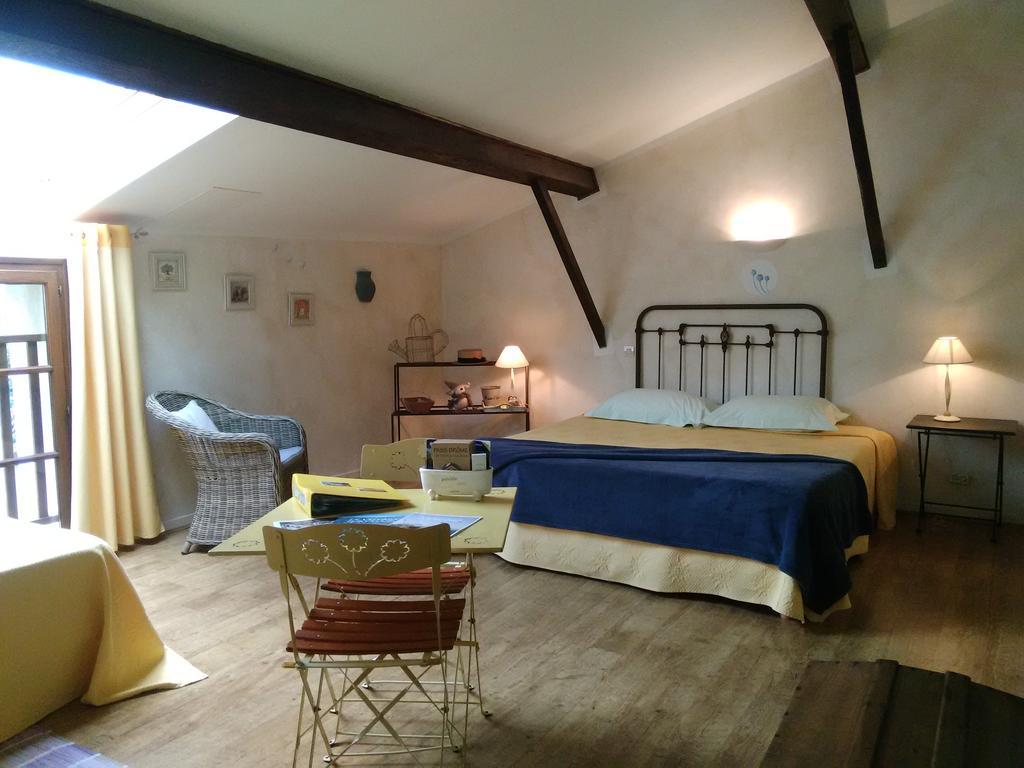 L'Estapade Des Tourelons Bed and Breakfast Saint-Jean-en-Royans Exteriör bild