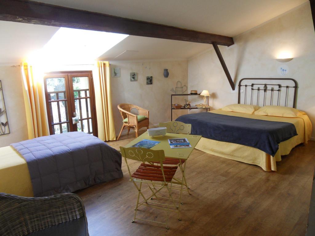 L'Estapade Des Tourelons Bed and Breakfast Saint-Jean-en-Royans Exteriör bild