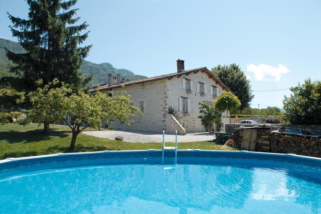 L'Estapade Des Tourelons Bed and Breakfast Saint-Jean-en-Royans Exteriör bild