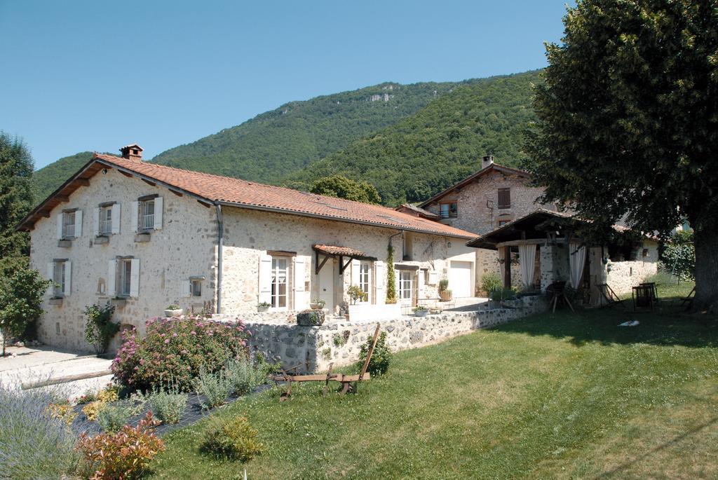 L'Estapade Des Tourelons Bed and Breakfast Saint-Jean-en-Royans Exteriör bild