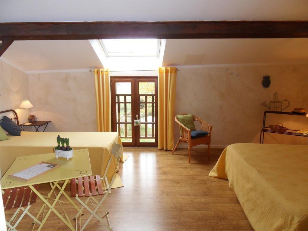 L'Estapade Des Tourelons Bed and Breakfast Saint-Jean-en-Royans Rum bild