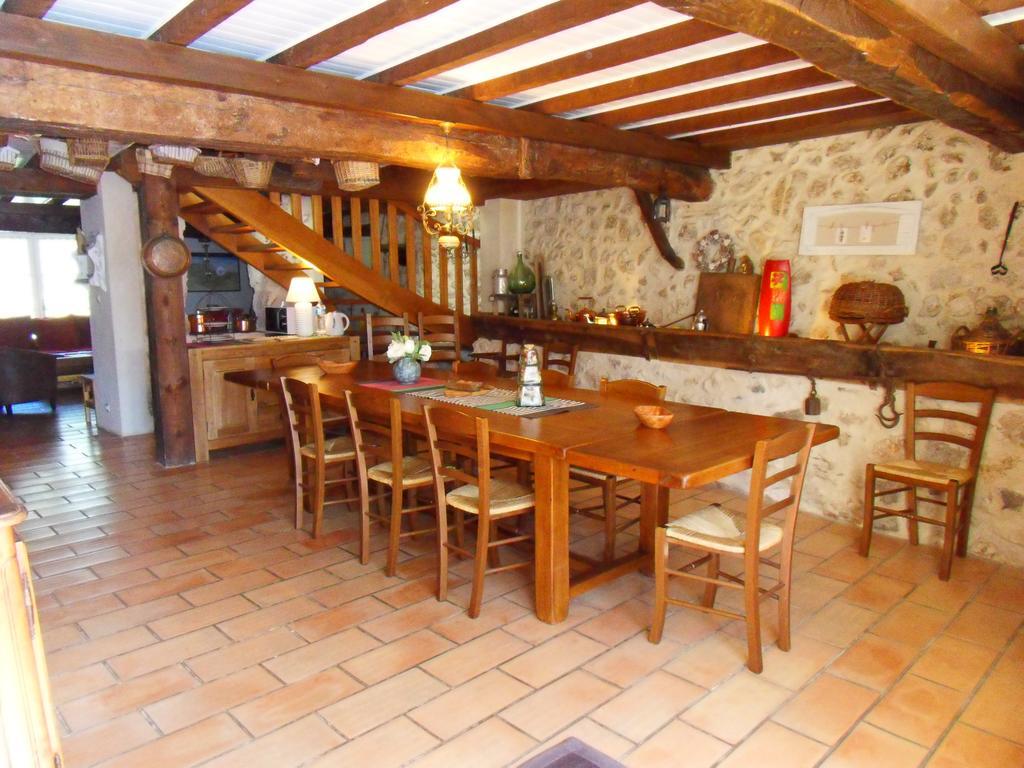 L'Estapade Des Tourelons Bed and Breakfast Saint-Jean-en-Royans Exteriör bild